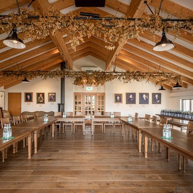 Brauerei Wieninger Seminar- & Tagungsraum // Bestuhlung in "U-Form" Brauerei Wieninger Seminar- & Tagungsraum // Bestuhlung in "U-Form"