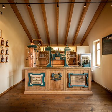 Eigene Bar im Seminar- & Tagungsraum der Privatbrauerei M.C. Wieninger Eigene Bar im Seminar- & Tagungsraum der Privatbrauerei M.C. Wieninger