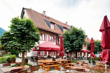 Der gemütliche Biergarten des Hofwirths zur Post.