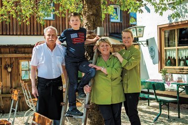  Familie Kirchmayer vom Kaminbeisl. 