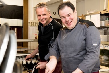  Der Wirt und sein Koch legen auf hervorragende Qualität wert. 