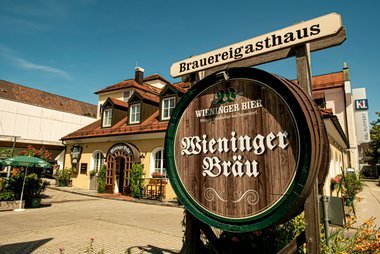  Das Wieninger Bräu in Freilassing lädt zu geselligen Stunden ein.  