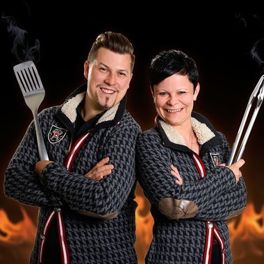 Karina und Daniel Volk on der BBQ-Crew.