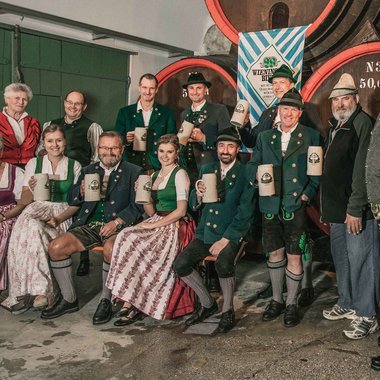 Bierprobe für die Historische Reitergruppe Piding.