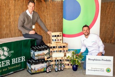 Christian Wieninger & Luca Rizzardini präsentieren stolz ihre Biosphären-Produkte