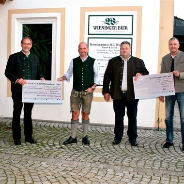 Bei der Spendenübergabe: Gernot Daxer, Thomas Gasser, Stefan Wieninger, Martin Maier, Peter Irlinger, Albrecht Zollhauser